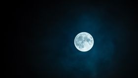 Fazele lunii aprilie 2023: Când avem Lună Plină și Lună Nouă?